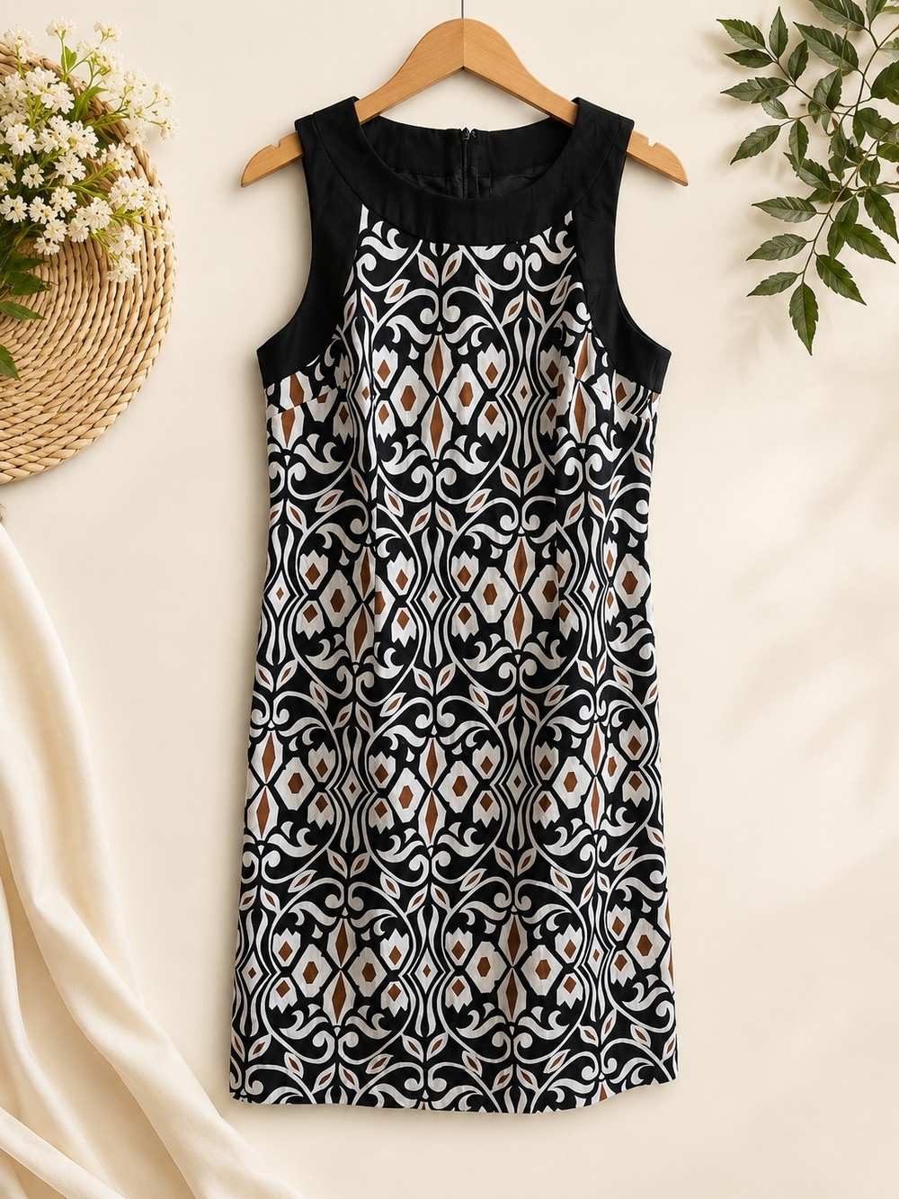 Classic Talbots Sleeveless Geometric Print Sheath Dress Black White Brown Size M - Picture 3 of 4